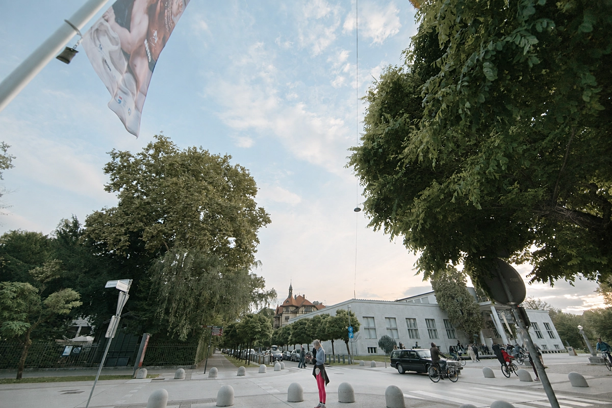 Mesto in javni prostor pri Moderni galeriji